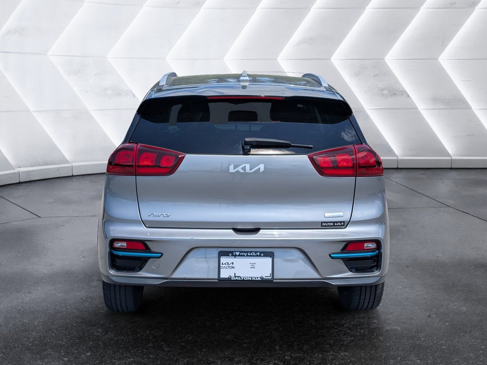Used 2022 Kia Niro EX w/ Cold Weather Package FWD image 4