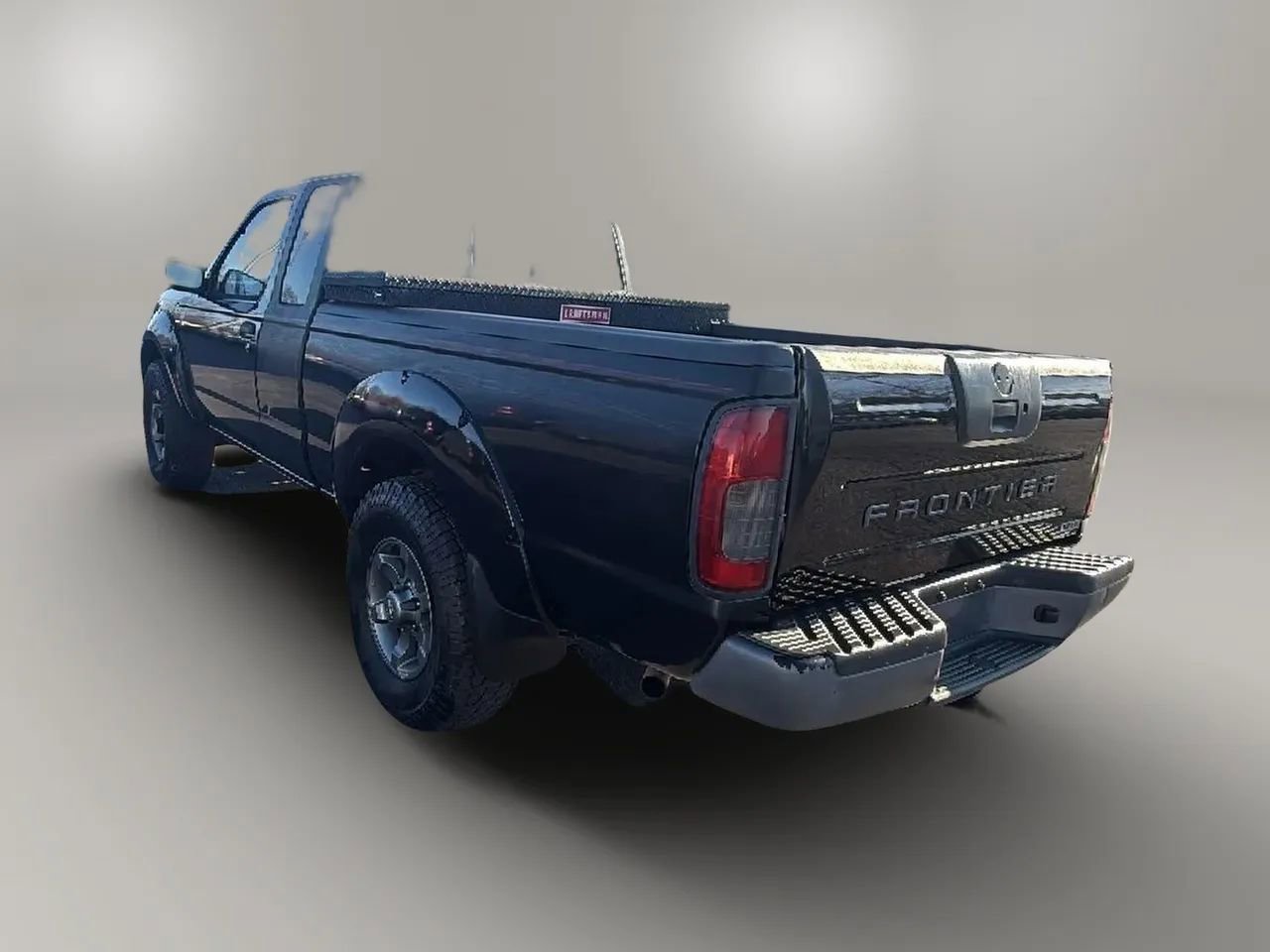 Used 2002 Nissan Frontier XE w/ (BCP) Body-Color Pkg image 3