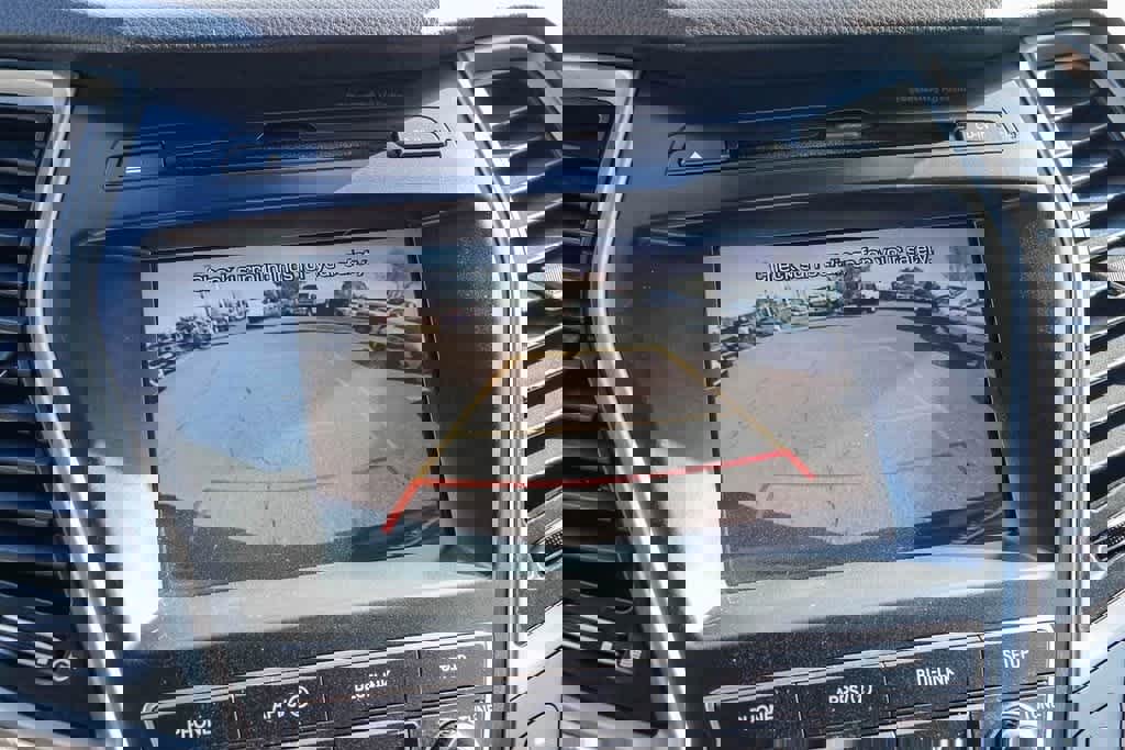 Used 2018 Hyundai Santa Fe SE image 23