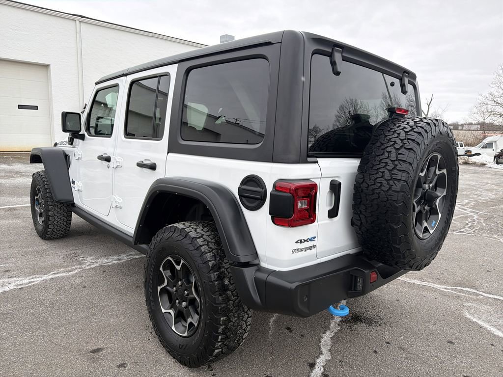 Used 2022 Jeep Wrangler Unlimited Rubicon 4xe w/ Cold Weather Group AWD/4WD image 3