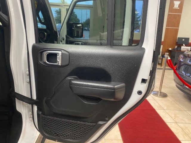 Used 2021 Jeep Gladiator Sport image 14