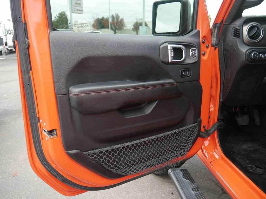 Used 2018 Jeep Wrangler Unlimited Rubicon image 30