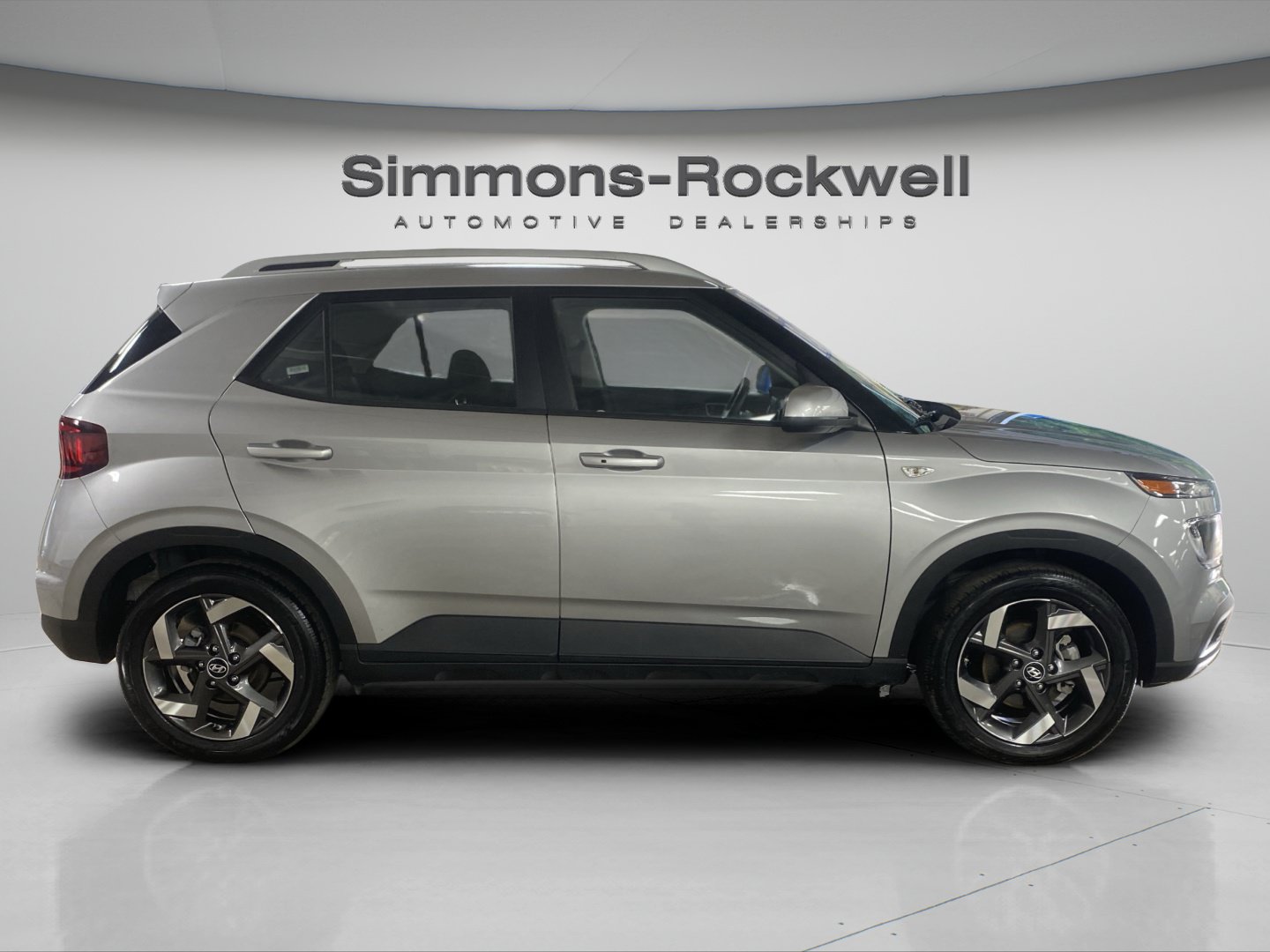 Used 2025 Hyundai Venue SEL FWD image 6
