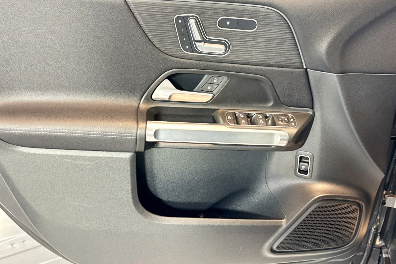 Certified 2025 Mercedes-Benz GLB 250 GLB 250 SUV image 17