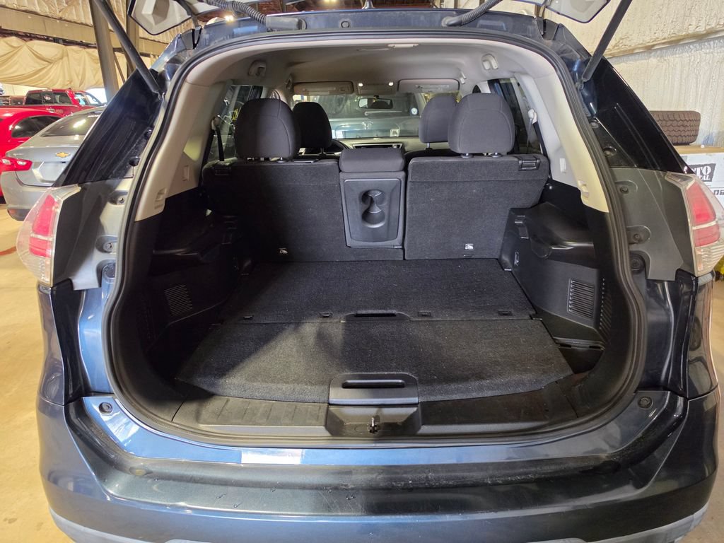 Used 2016 Nissan Rogue S w/ Appearance Package AWD/4WD image 8