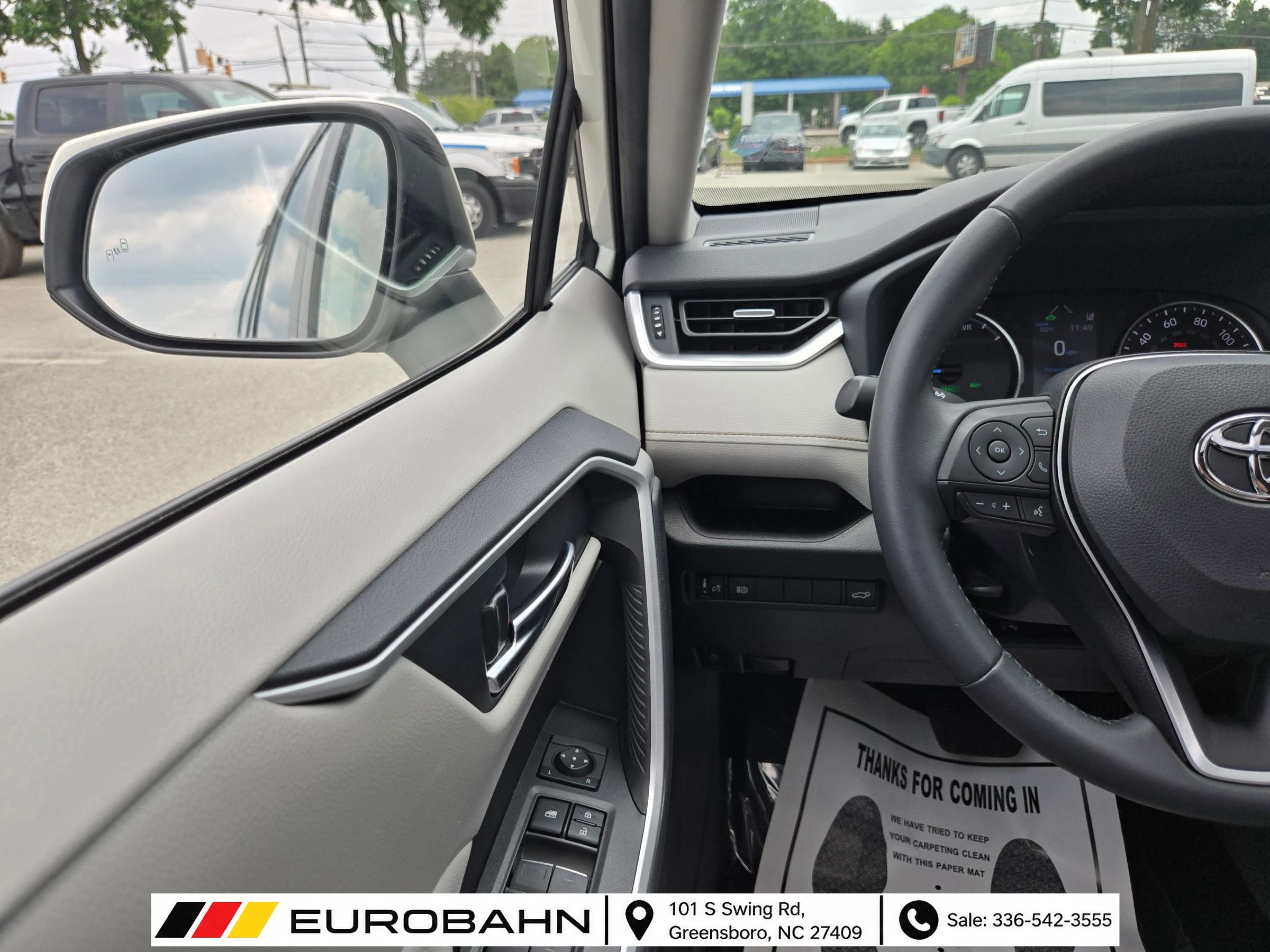 Used 2022 Toyota RAV4 XLE Premium AWD/4WD image 14
