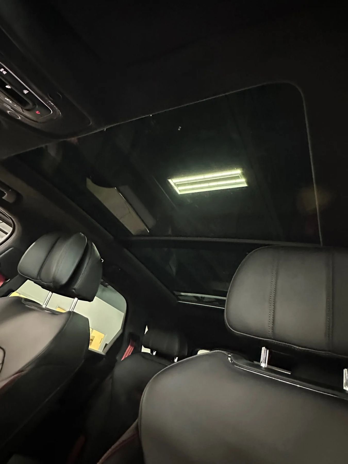 Used 2021 Bentley Bentayga image 21