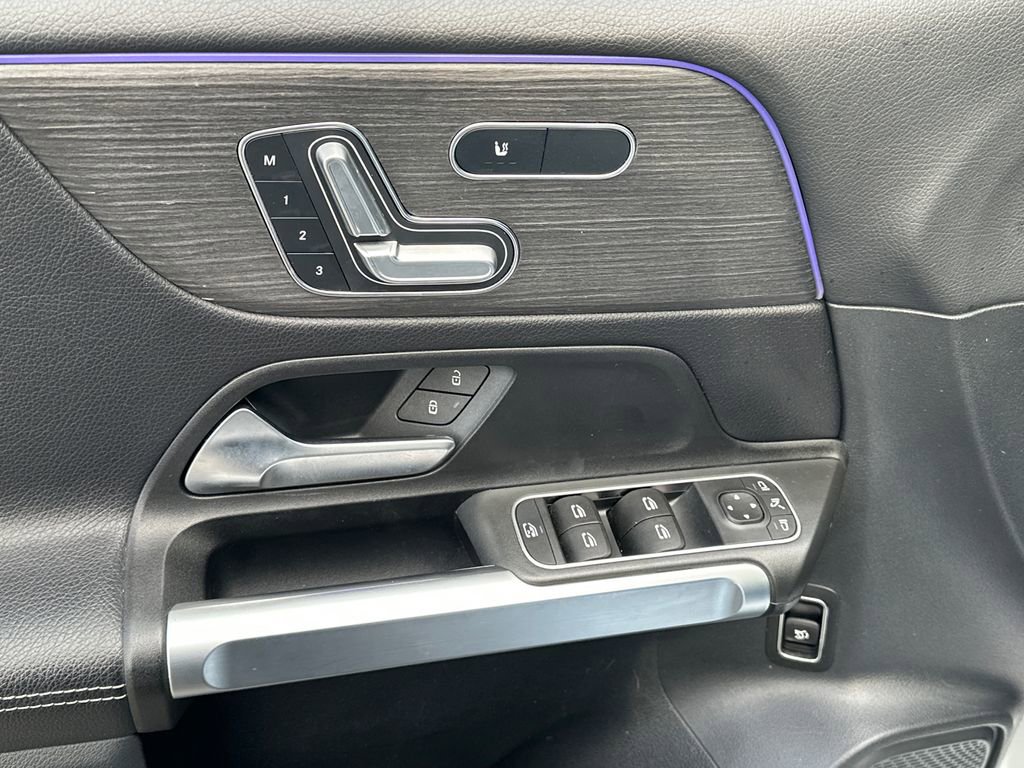 Used 2023 Mercedes-Benz GLB 250 4MATIC image 23