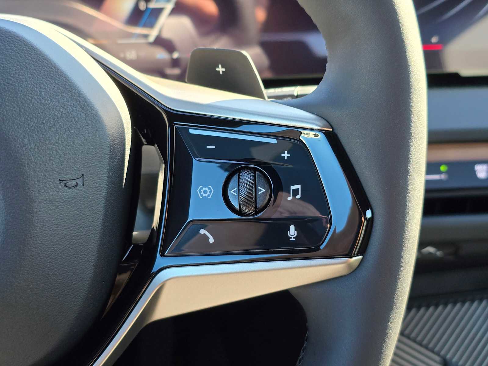 Used 2025 BMW X3 xDrive30i w/ Premium Package image 29