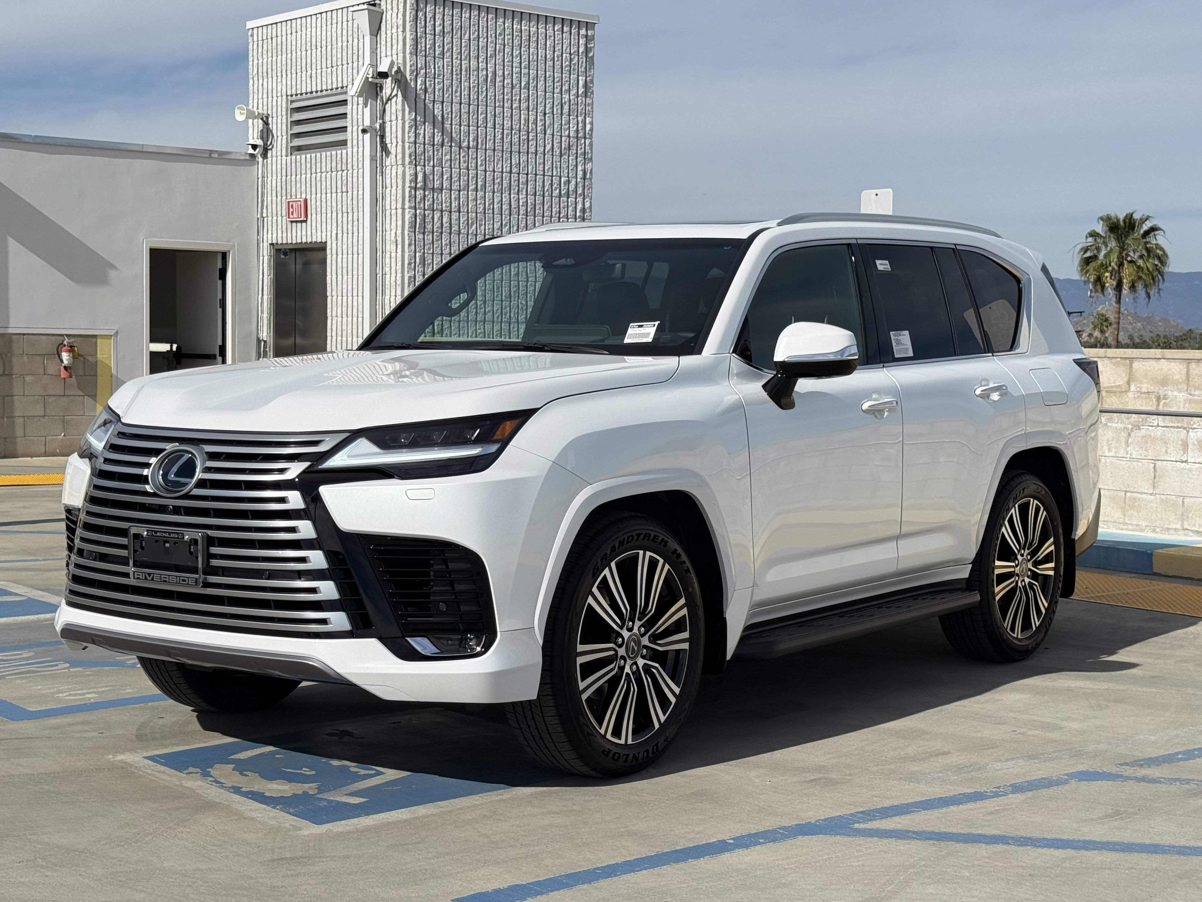 New 2026 Lexus LX 600 4WD w/ Luxury Package image 7