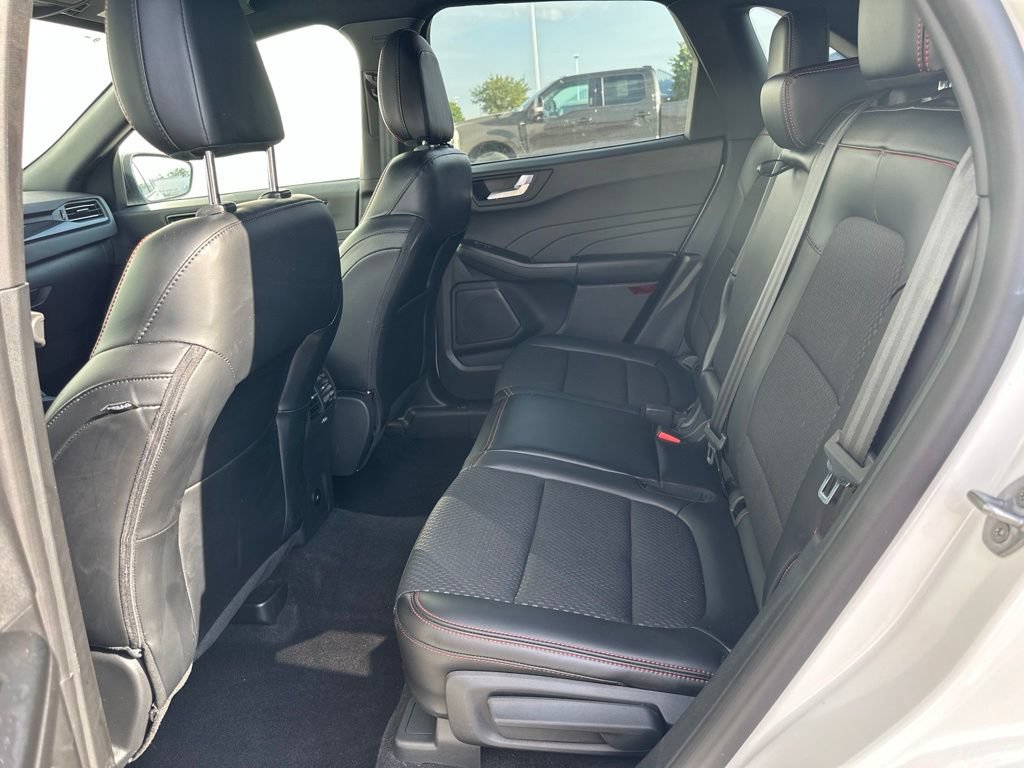 Used 2024 Ford Escape ST-Line w/ Tech Pack #1 AWD/4WD image 18