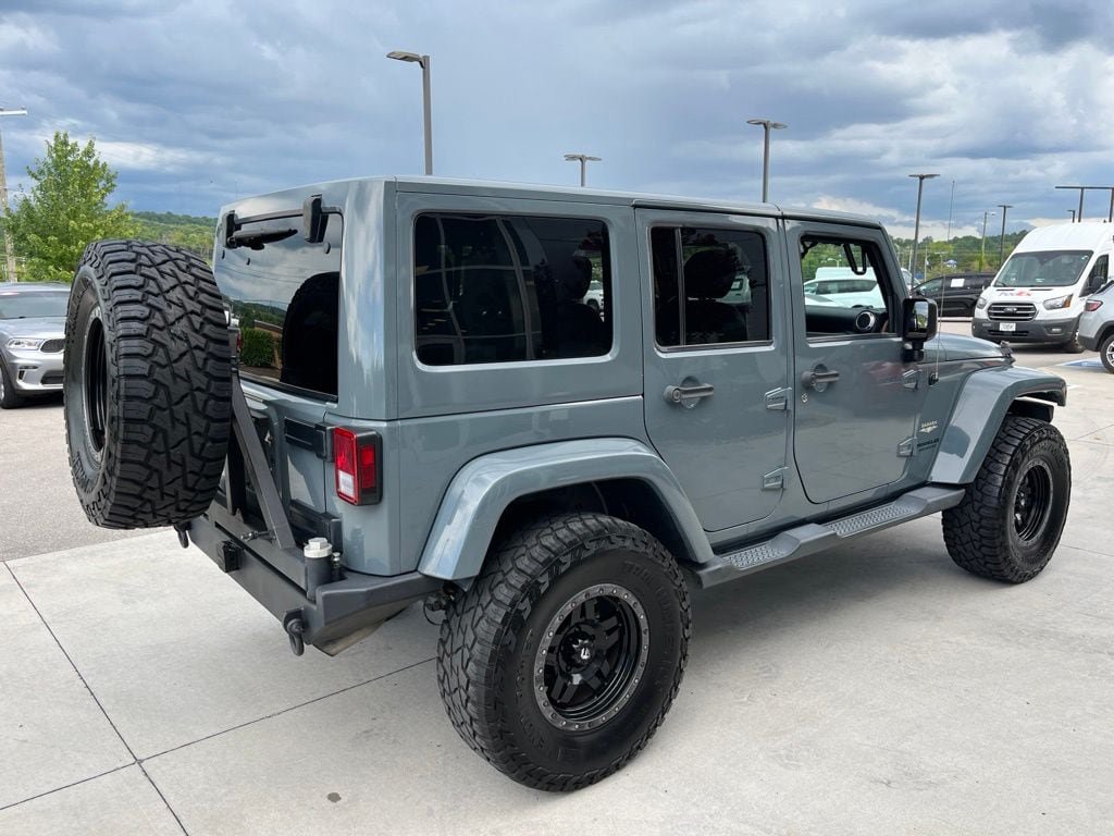Used 2015 Jeep Wrangler Unlimited Sahara w/ Max Tow Package AWD/4WD image 19
