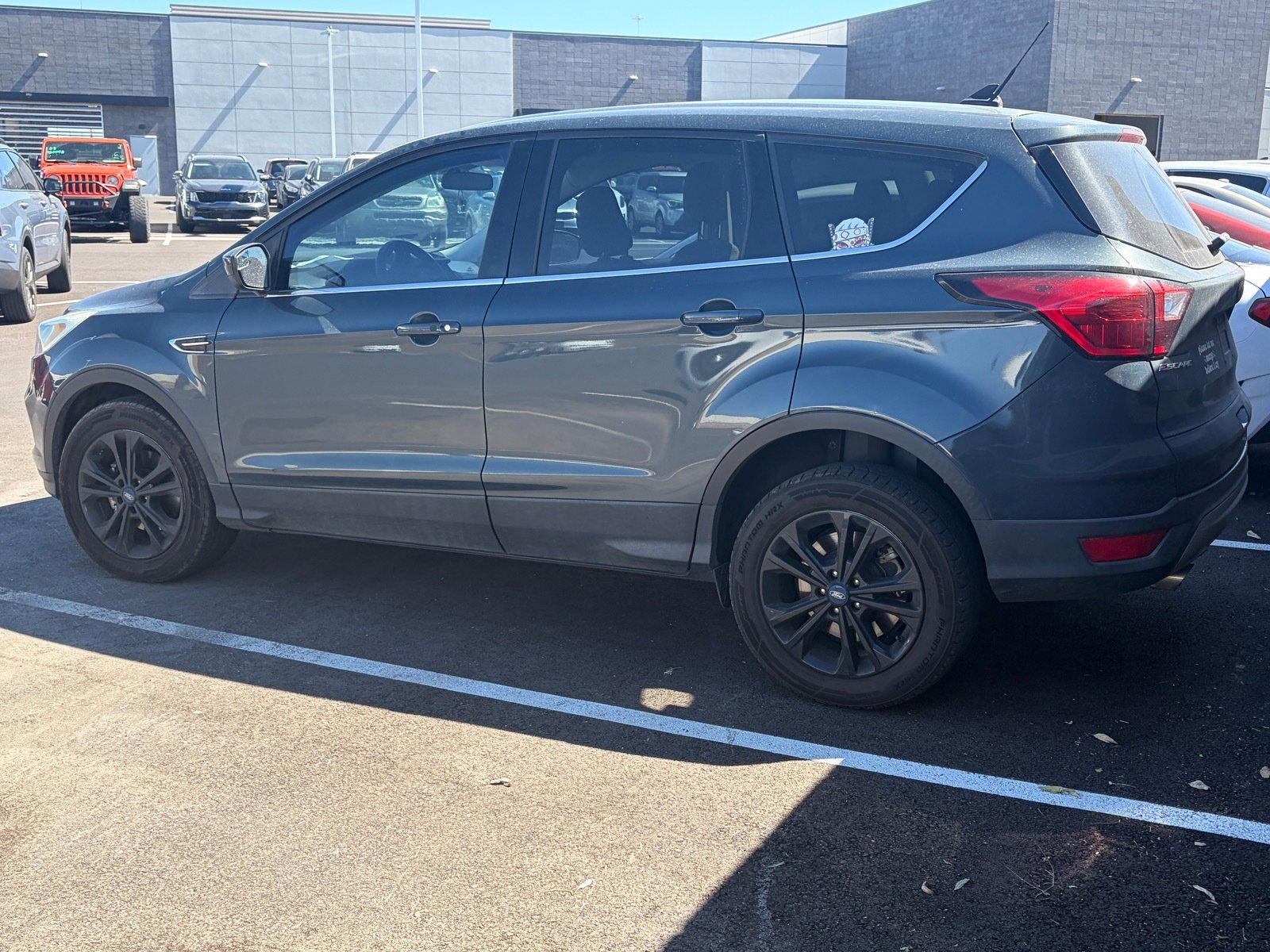 Used 2019 Ford Escape SE image 4