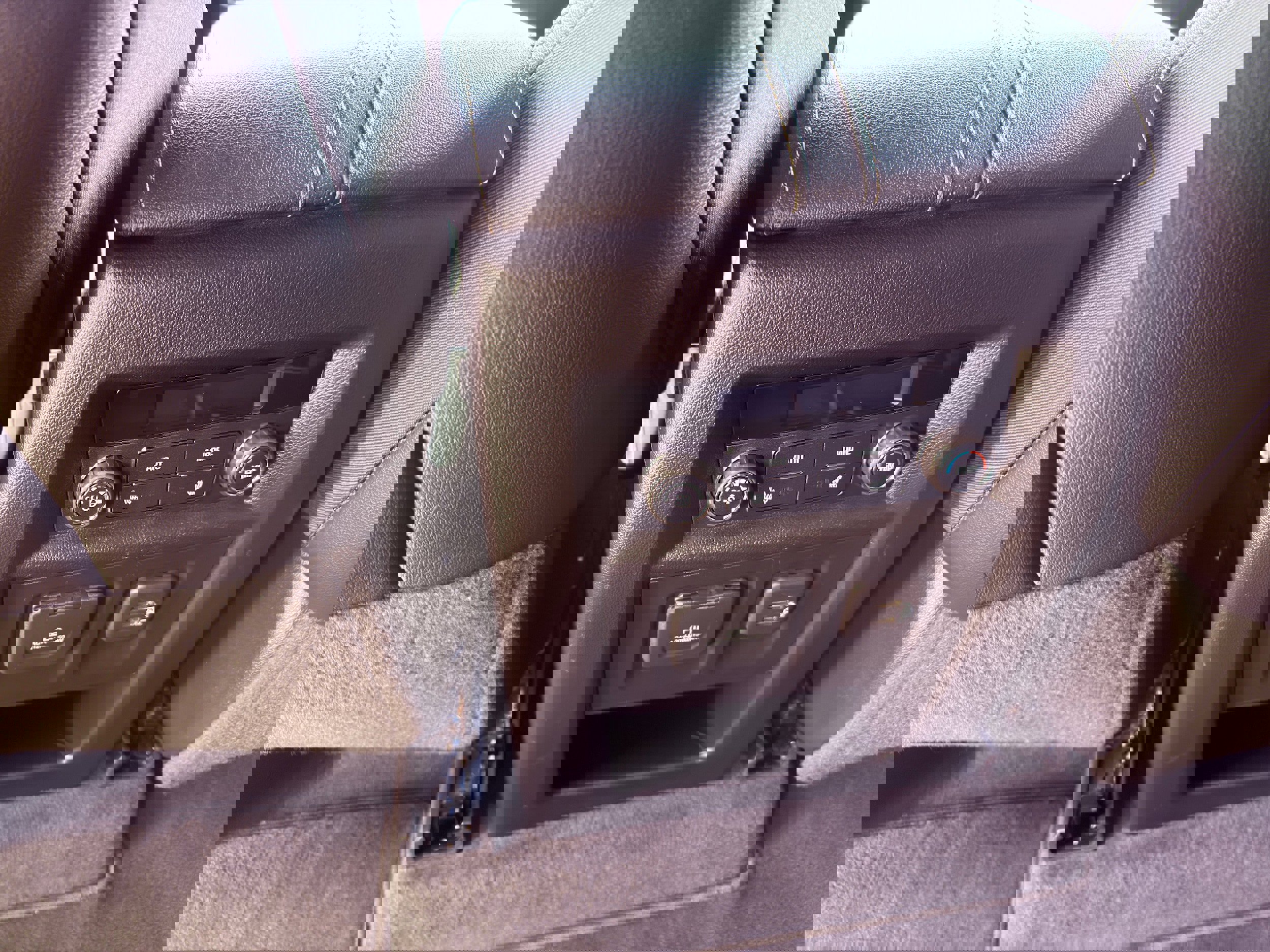 Used 2022 Chevrolet Traverse Premier w/ Redline Edition AWD/4WD image 23