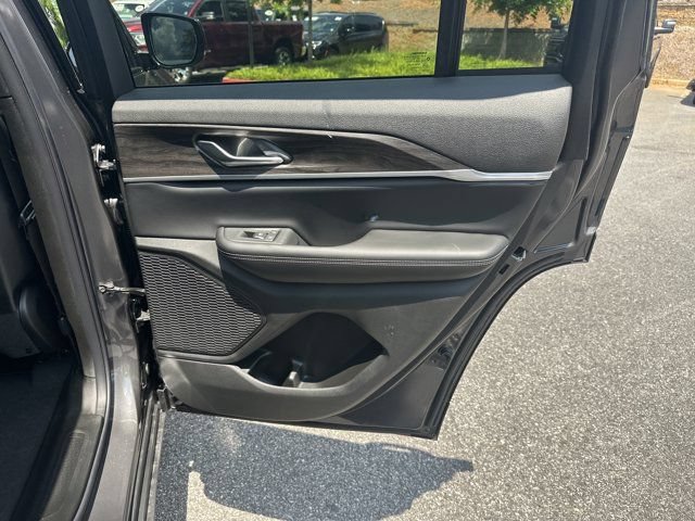 New 2026 Jeep Grand Cherokee Altitude RWD image 16