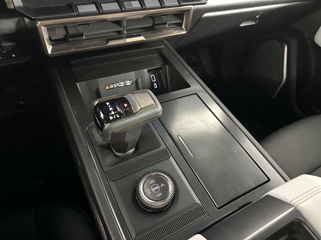 Used 2024 GMC Hummer EV 2X w/ LPO, Illumination Package AWD/4WD image 19