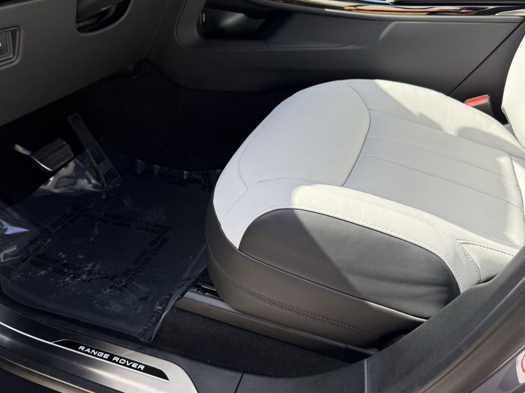 New 2026 Land Rover Range Rover Sport Dynamic SE image 16