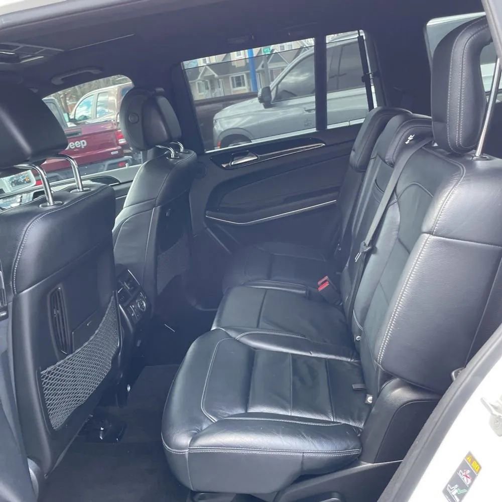 Used 2017 Mercedes-Benz GLS 550 4MATIC image 24