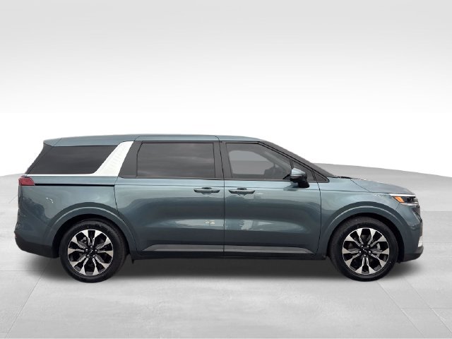 Used 2024 Kia Carnival EX FWD image 8