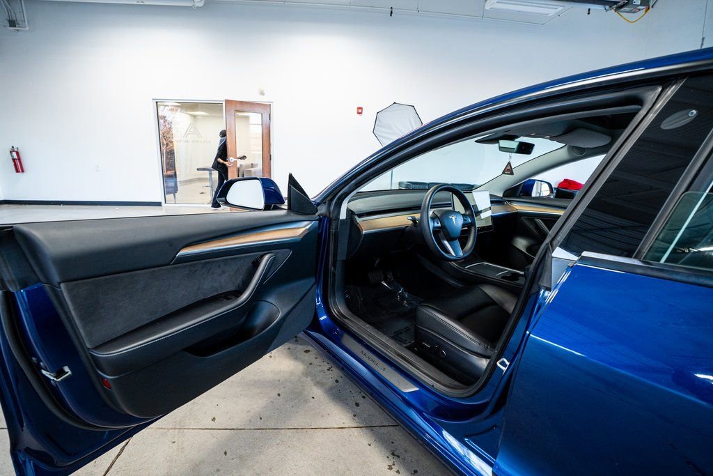 Used 2023 Tesla Model 3 Standard Range image 31