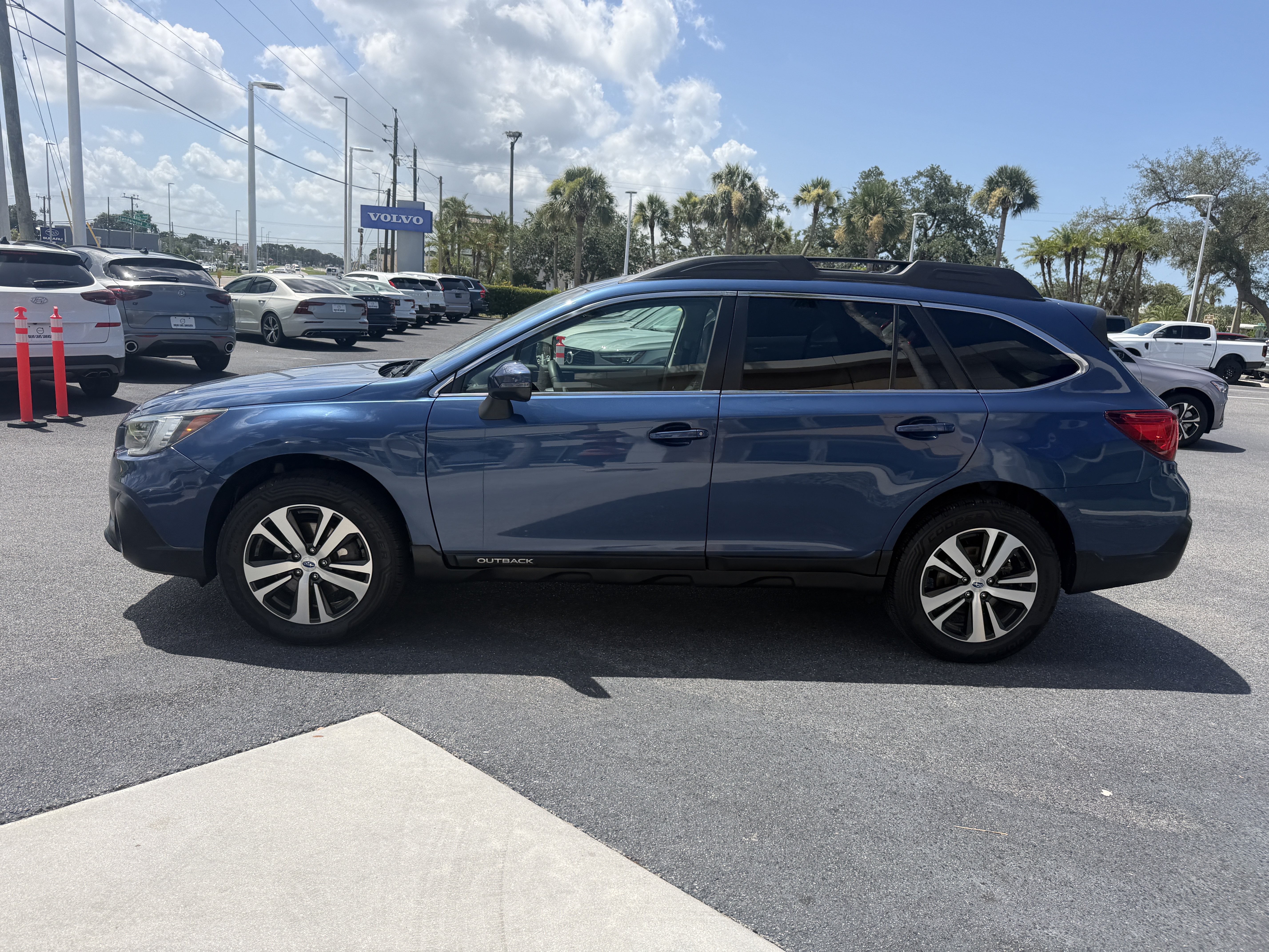 Used 2019 Subaru Outback 2.5i Limited AWD/4WD image 6
