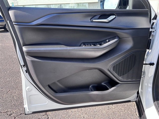 Certified 2023 Jeep Grand Cherokee L Laredo image 12