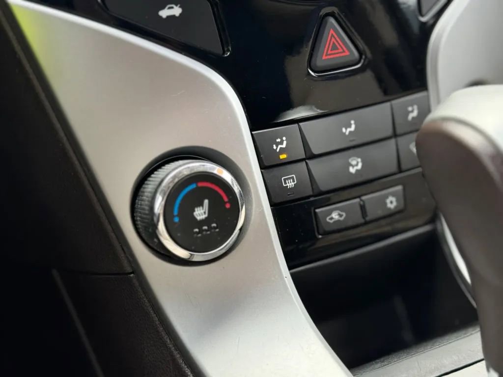 Used 2015 Chevrolet Cruze LT w/ Sun, Sound and Sport Package image 18