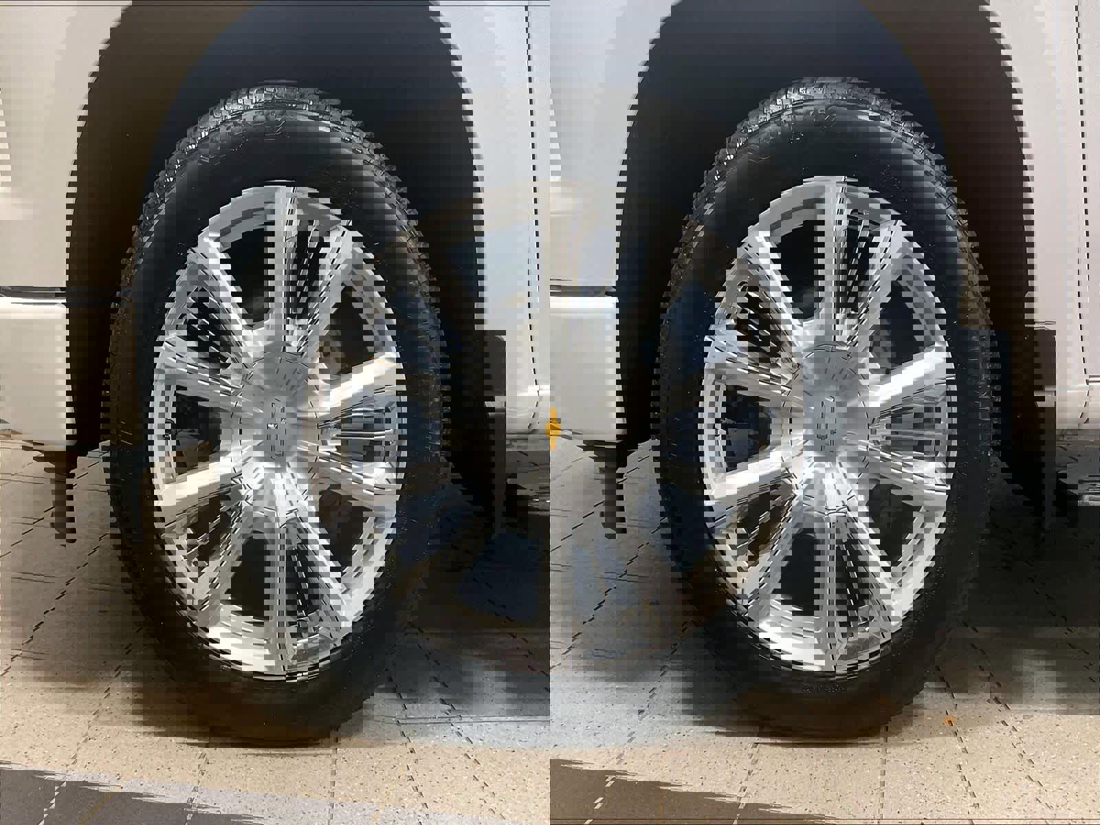 Used 2022 Chevrolet Silverado 1500 High Country w/ High Country Premium Package image 7