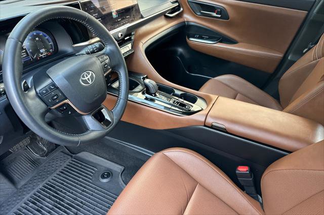 Certified 2025 Toyota Crown Signia image 11