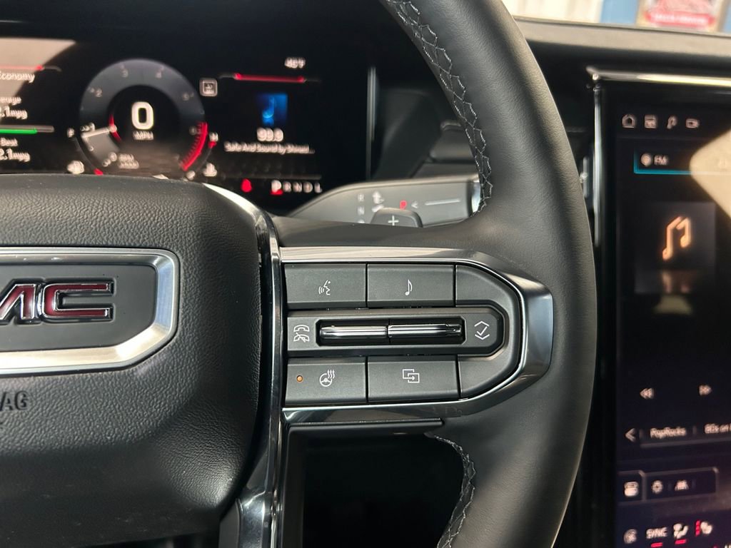 Used 2025 GMC Acadia Elevation image 18