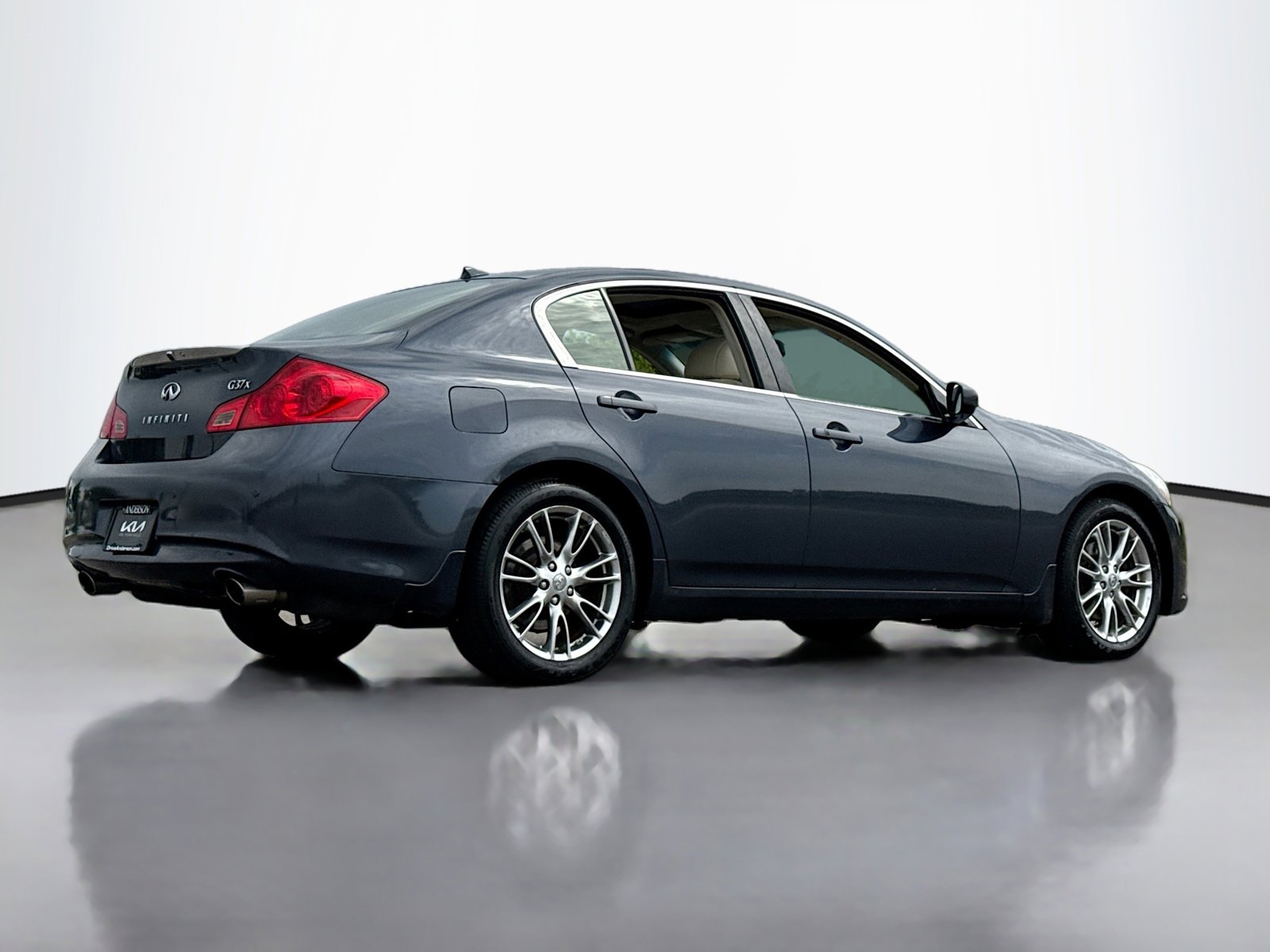 Used 2011 INFINITI G37 x Sedan w/ Premium Pkg AWD/4WD image 2
