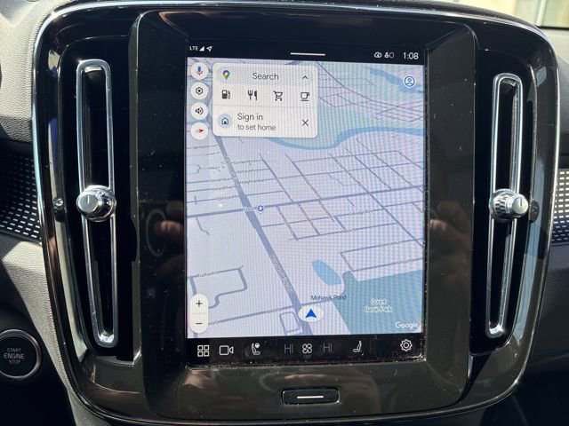 Used 2025 Volvo XC40 B5 Plus AWD/4WD image 26