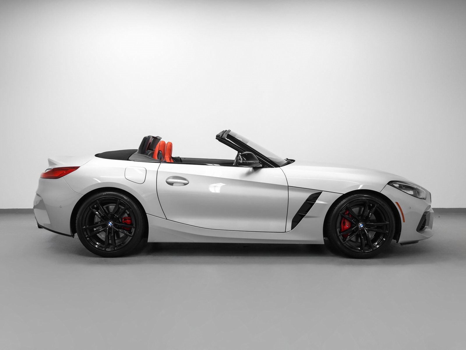 Used 2022 BMW Z4 M40i w/ Premium Package image 15