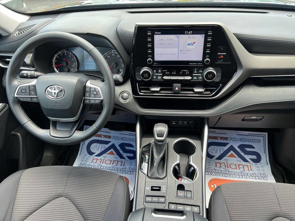 Used 2022 Toyota Highlander LE image 11