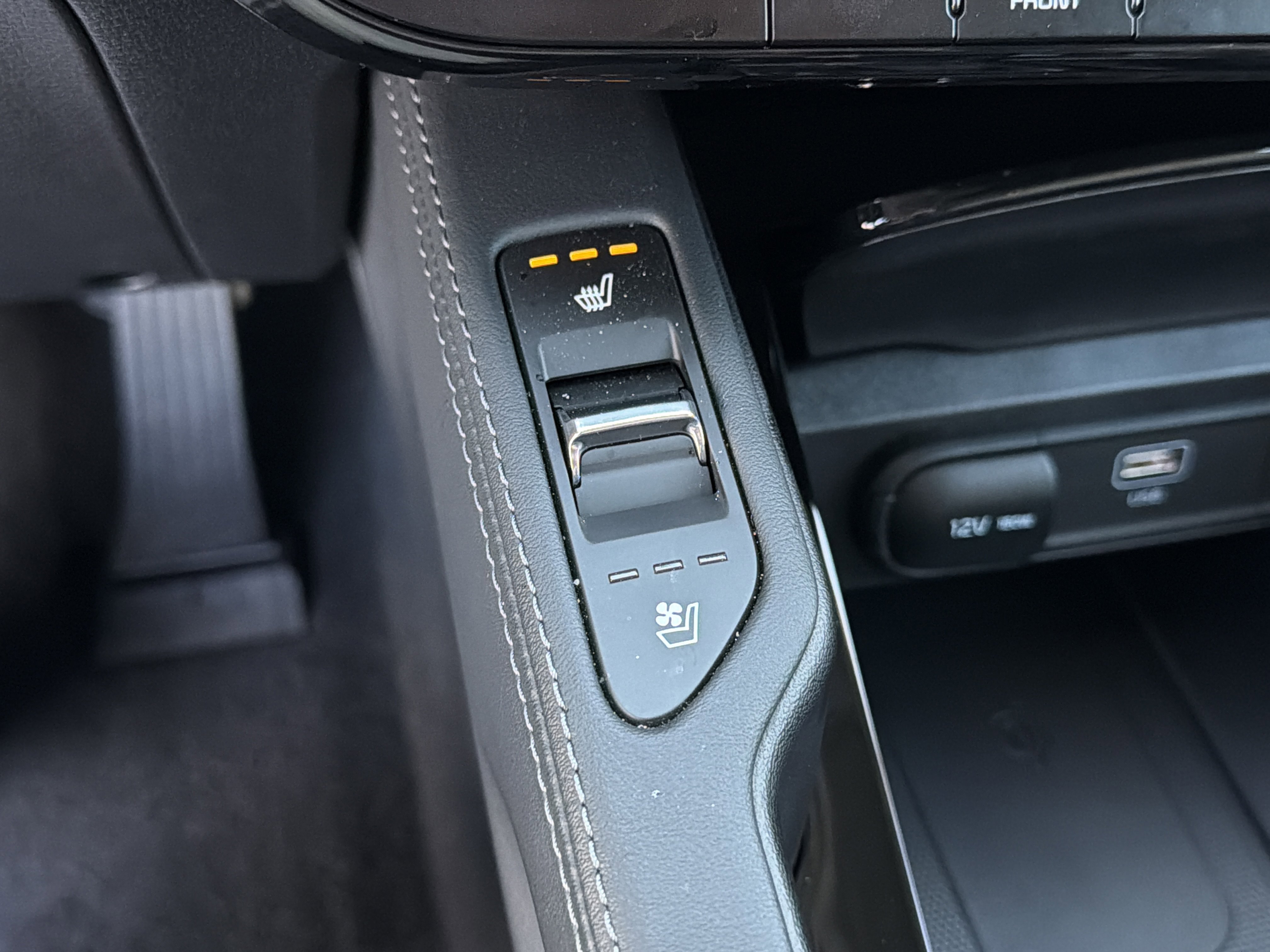 Used 2025 Kia Telluride EX image 35