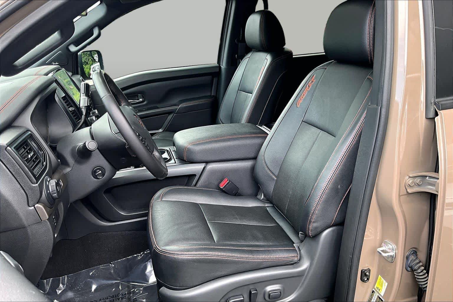 Used 2023 Nissan Titan PRO-4X w/ Pro-4x Convenience Package AWD/4WD image 9