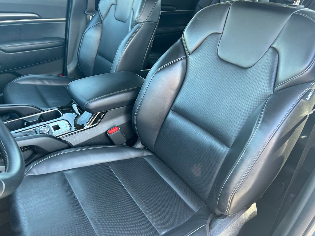 Used 2025 Kia Telluride S image 11