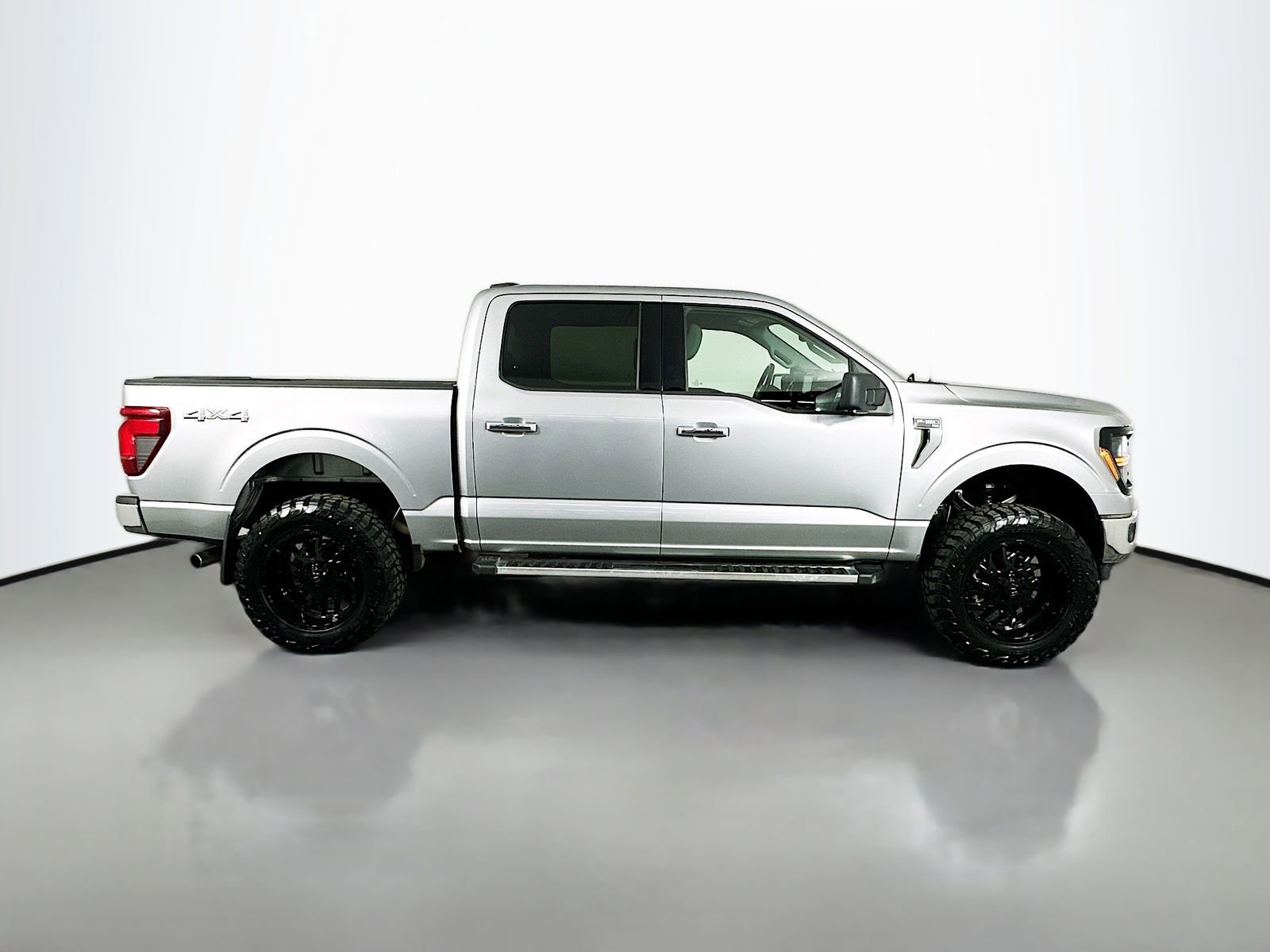 Used 2024 Ford F150 XLT w/ Tow/Haul Package AWD/4WD image 9