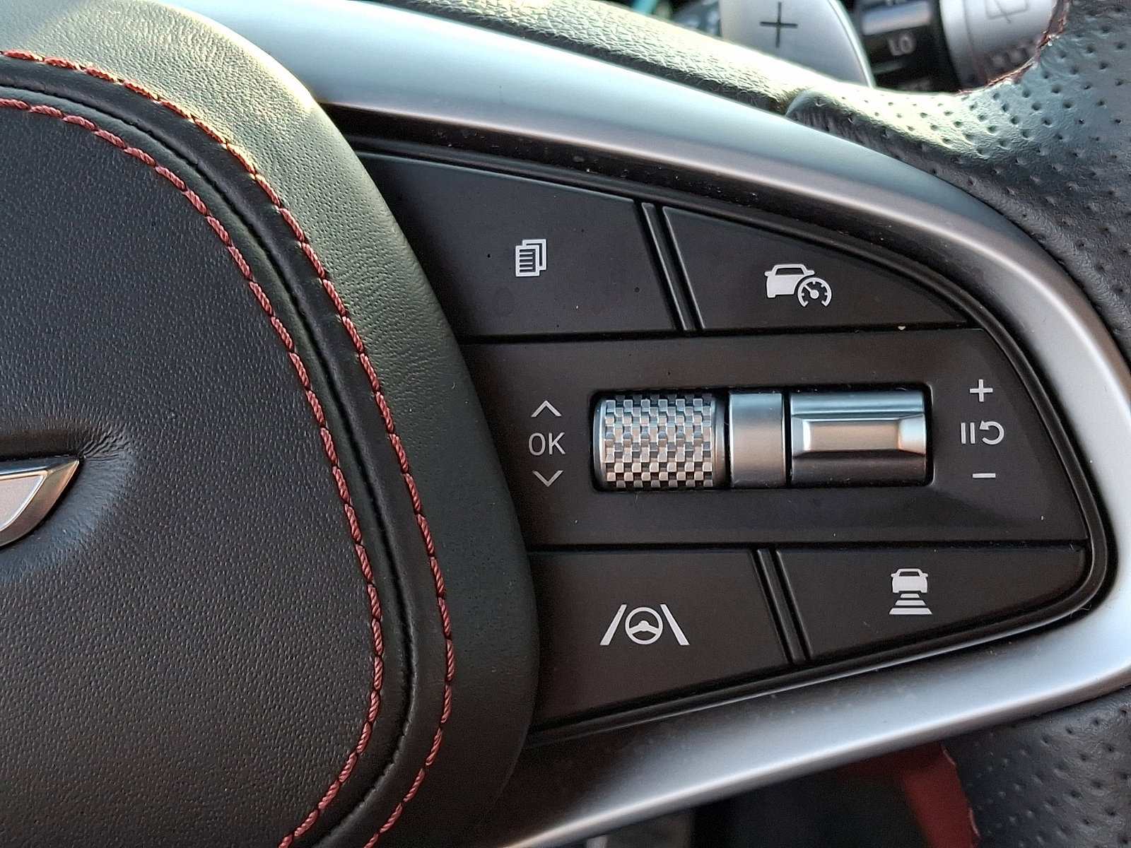 Certified 2023 Genesis GV70 2.5T w/ Sport Prestige Package AWD/4WD image 24