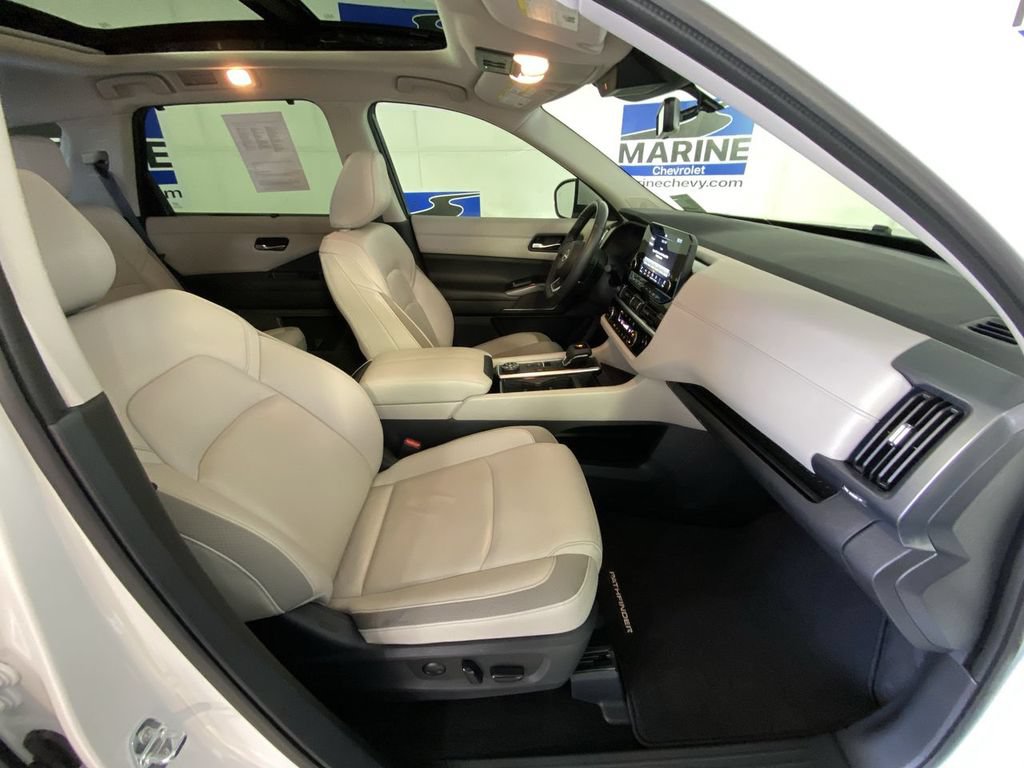 Used 2024 Nissan Pathfinder SL w/ SL Premium Package AWD/4WD image 35