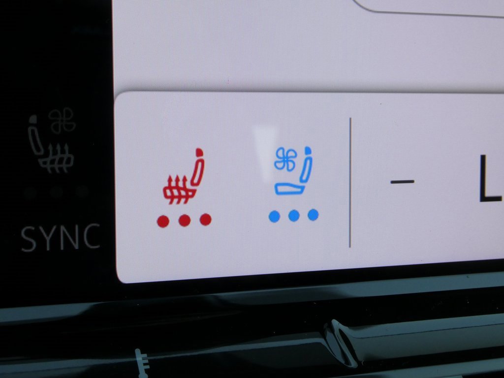 New 2025 Volkswagen Atlas Cross Sport SE image 41