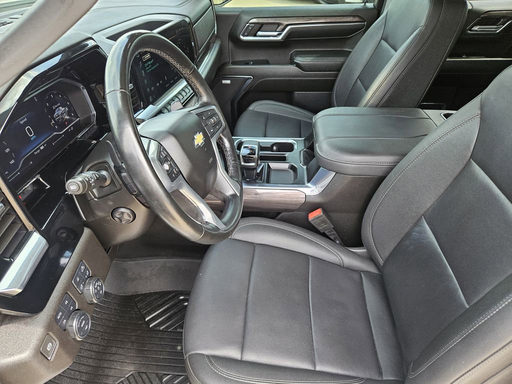 Used 2024 Chevrolet Silverado 1500 LTZ AWD/4WD image 18