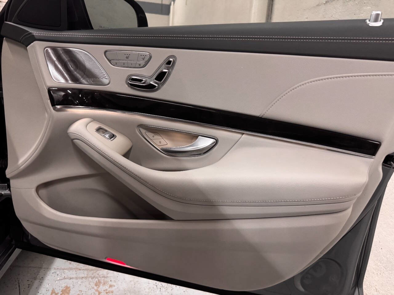 Used 2015 Mercedes-Benz S 550 4MATIC Sedan image 32