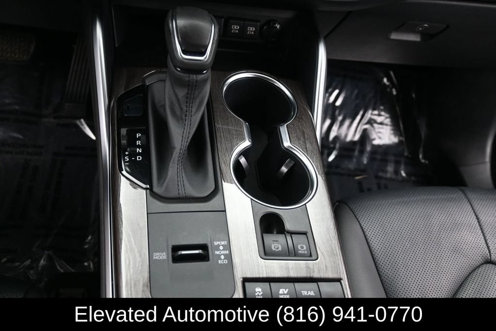 Used 2021 Toyota Highlander Platinum AWD/4WD image 12