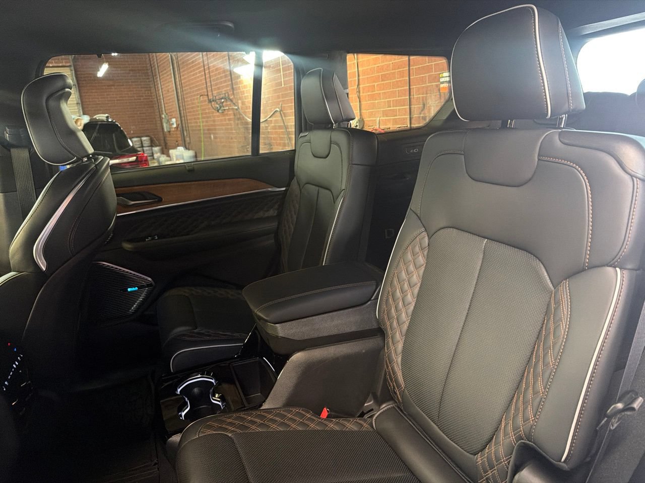 Used 2023 Jeep Grand Cherokee L Summit AWD/4WD image 15