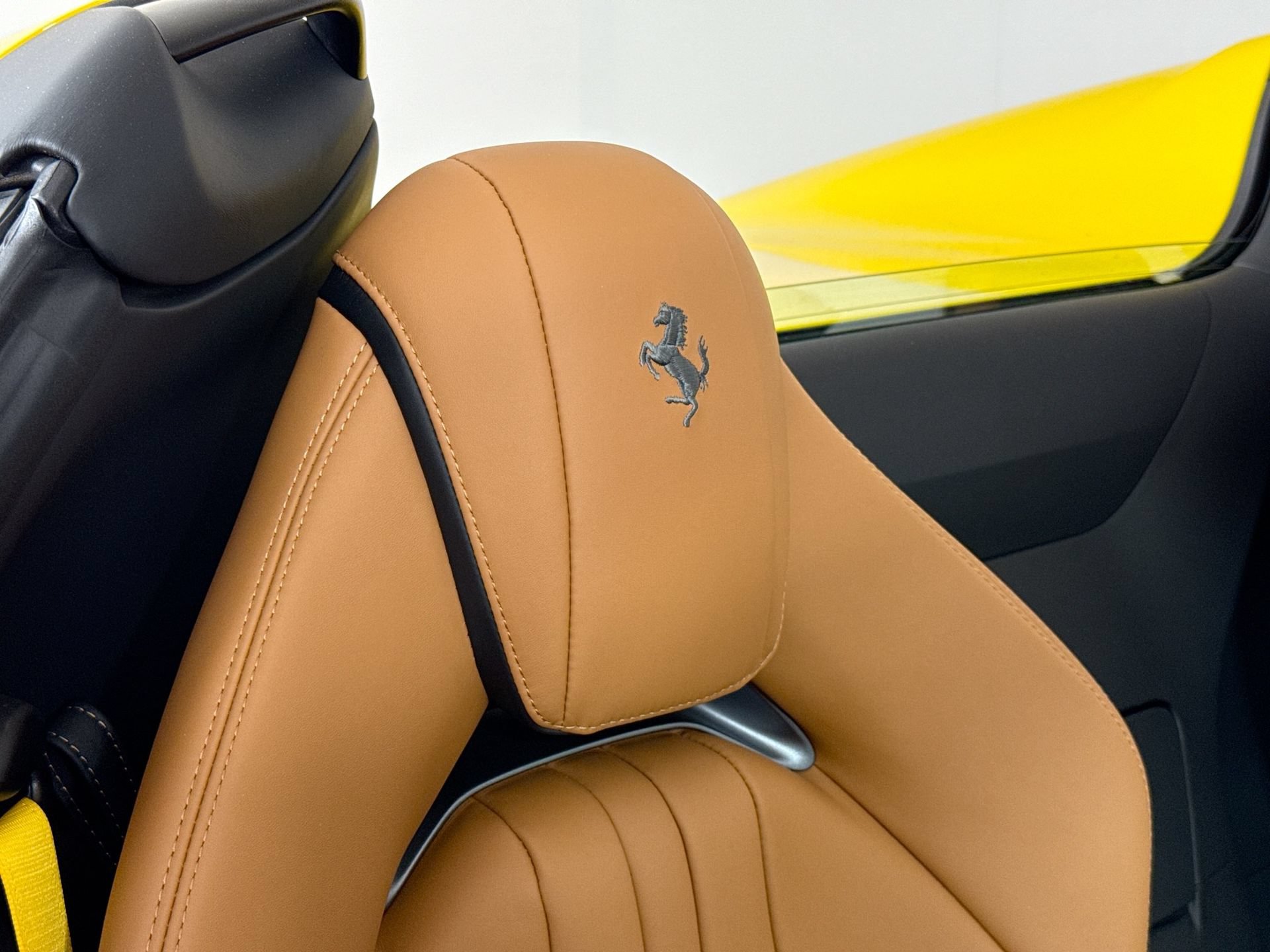 Certified 2022 Ferrari 812 GTS RWD image 23