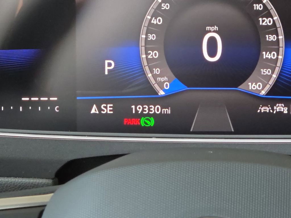 Used 2024 Volkswagen Tiguan SE AWD/4WD image 13