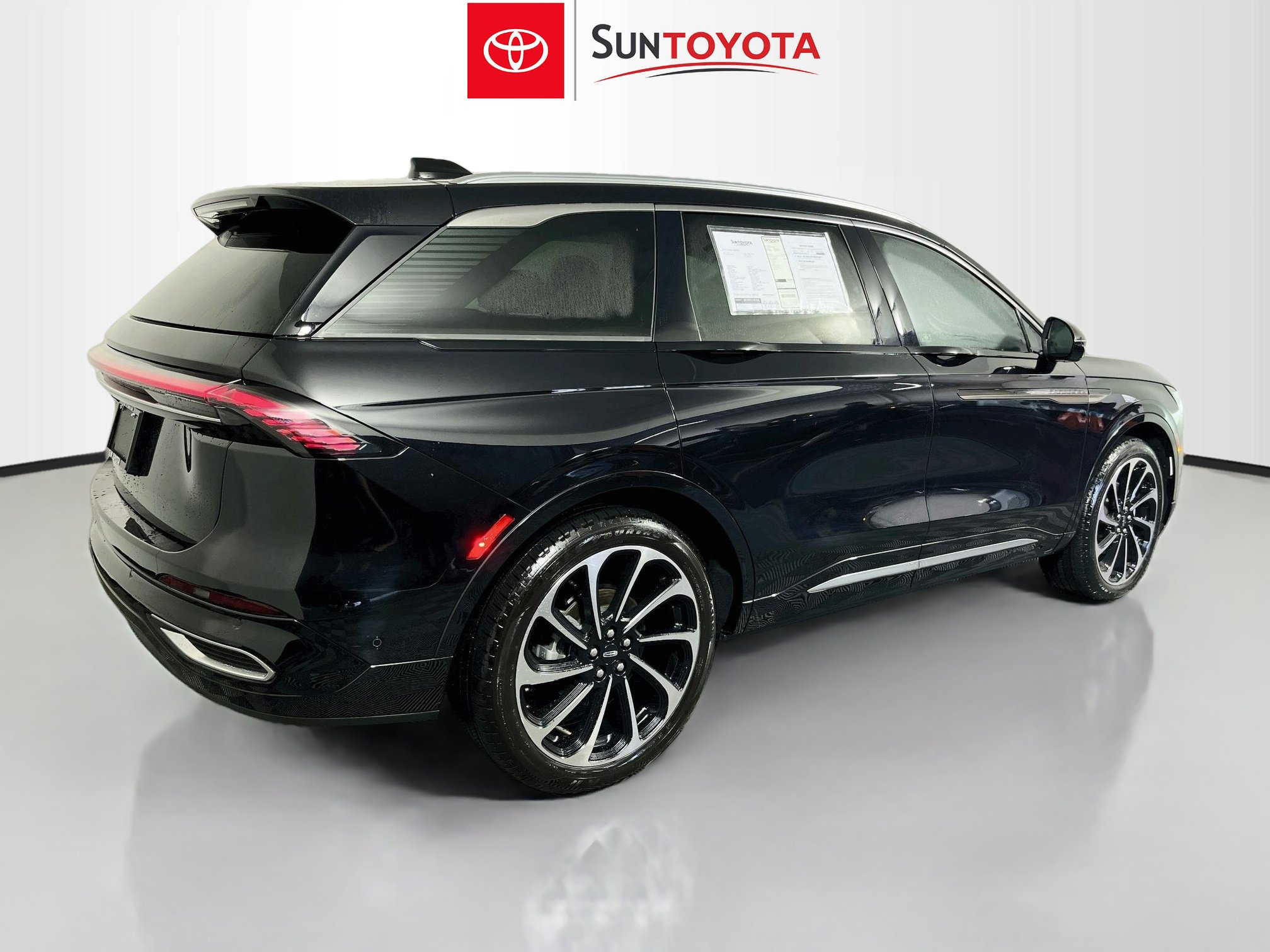 Used 2024 Lincoln Nautilus Black Label AWD/4WD image 4