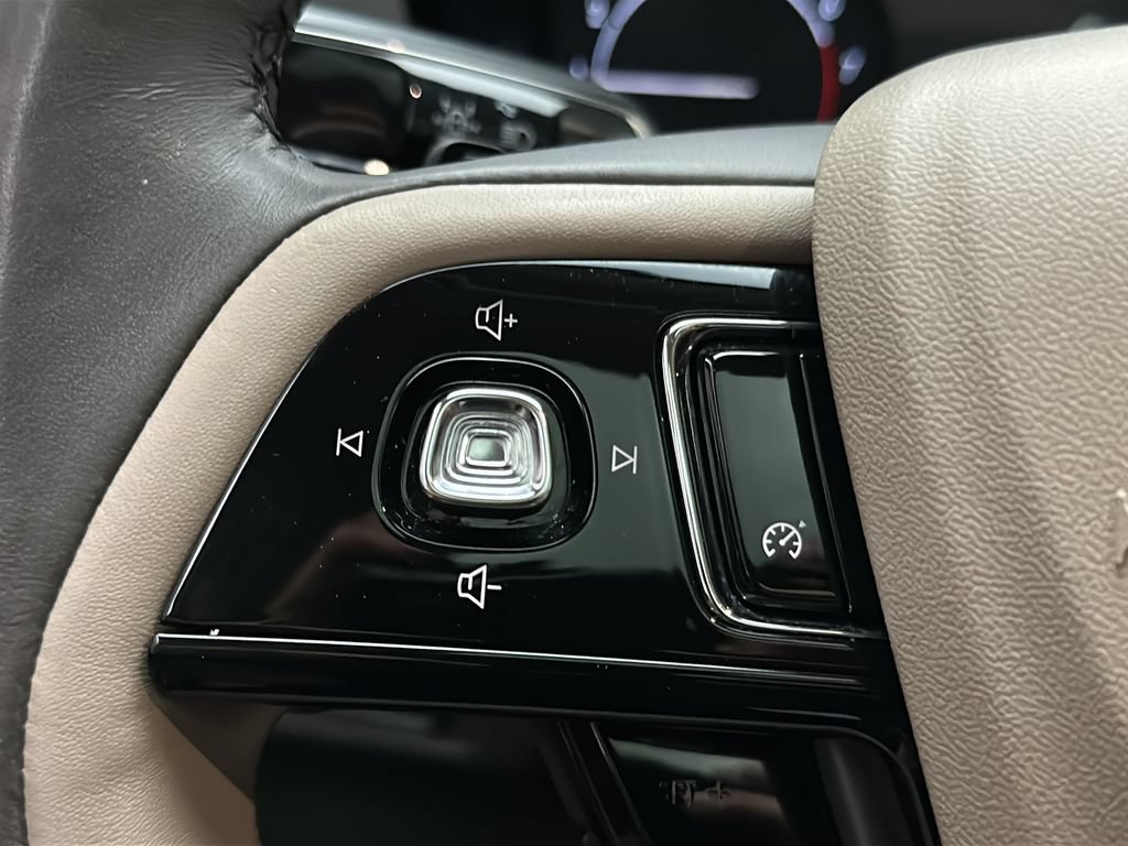 Used 2021 Lincoln Corsair AWD w/ Sport Package image 27