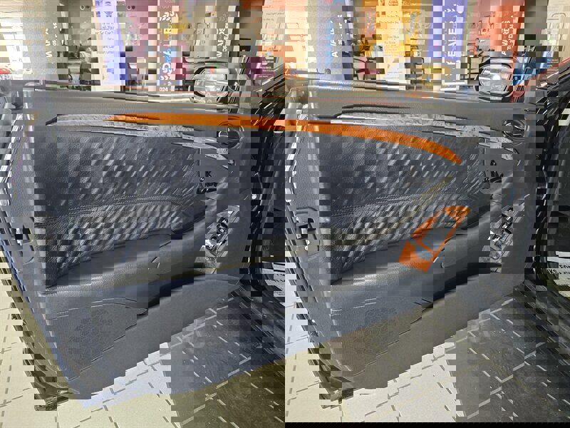 Used 2004 Mercedes-Benz CLK 320 Cabriolet image 7